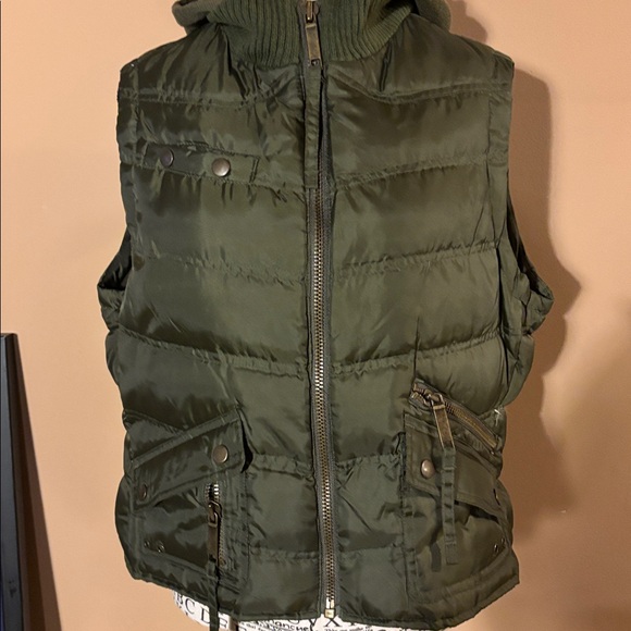 No Boundaries Dark Olive Vest - Picture 2 of 9